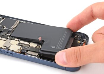 iCare เปิดให้จองคิวเปลี่ยนแบตเตอรี่ iPhone ราคาพิเศษ วันนี้!! เวลา 9:00 น. เป็นต้นไป