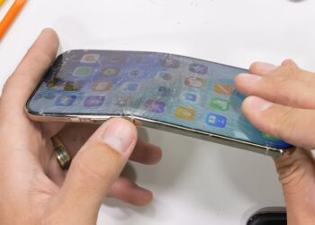 iPhone Air ผ่านการทดสอบความทนทานของ JerryRigEverything