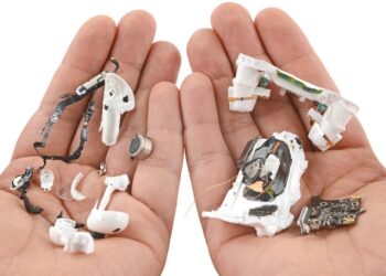 iFixit ชำแหละ AirPods Pro 3 ให้ชมแล้ว ให้ 0 คะแนน ไม่สามารถซ่อมแซมได้