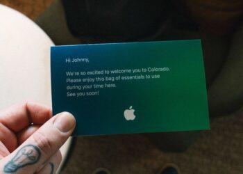 Apple จัดกิจกรรมพิเศษที่โคโลราโด ให้เหล่าอินฟลูเอนเซอร์ทดลองใช้ผลิตภัณฑ์ใหม่