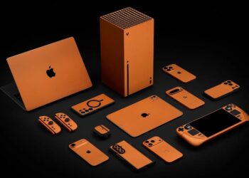 Dbrand เปิดตัวสกินที่ช่วยเปลี่ยนอุปกรณ์หลายอย่าง ให้กลายเป็นสีส้ม Cosmic Orange แบบเดียวกับ iPhone 17 Pro