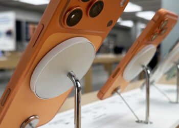 Apple Store กำลังปรับปรุงที่ชาร์จ MagSafe เพื่อแก้ปัญหา Scratchgate