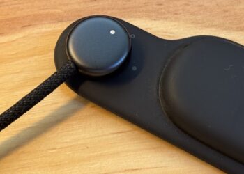 ภาพหลุดต้นแบบ Apple Vision Pro สีดำ