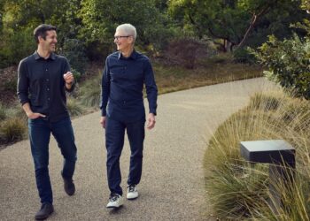 Tim Cook จะลงจากตำแหน่งซีอีโอของ Apple ในวันที่ 1 กันยายนนี้ โดย John Ternus จะรับหน้าที่แทน