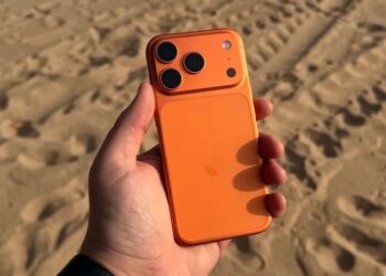 iPhone 18 Pro จะมีสีส้ม Cosmic Orange หรือไม่?
