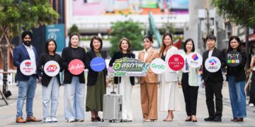 AIS เปิดตัว “eZY2Fly” eSIM โรมมิ่ง เอาใจนักเดินทางรุ่นใหม่ เลือกแพ็กเกจได้อิสระตามทริป ฉลองเปิดตัวลดแพ็กเกจสูงสุด 50%