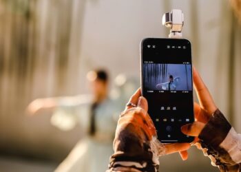 HONOR Robot Phone วางจำหน่ายแล้ว ราคาเริ่มต้นราว 49,090 บาท
