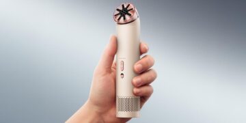 Dyson HushJet Mini Cool Fan พัดลมพกพารุ่นแรกของ Dyson วางจำหน่ายในราคา 4,500 บาท