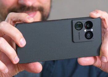 Sony เผย Xperia 1 VIII มียอดขายที่แข็งแกร่ง เนื่องจากรองรับการ์ด microSD และมีช่องเสียบหูฟัง 3.5 มม.