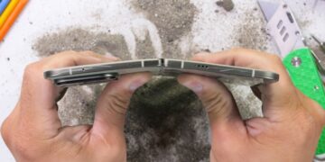 รอดหรือร่วง? Google Pixel 11 Pro Fold ถูกทดสอบความทนทานโดย JerryRigEverything