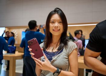 iPhone 18 Pro, Apple Watch Series 12, Apple Watch Ultra 4 และ AirPods 5 วางจำหน่ายแล้วในร้านทั่วโลก