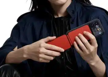 Xiaomi Pocket Guitar กีตาร์พกพาแบบแม่เหล็กสำหรับ Xiaomi 18 Pro แต่ใช้กับรุ่นอื่นได้เช่นกัน