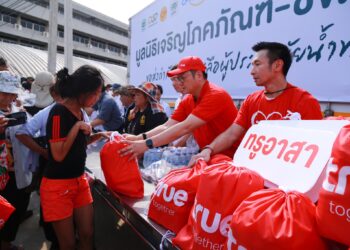 ทรู-ดีแทค มอบเน็ตฟรี 5GB 3 วัน เพิ่มวงเงินใจดีให้ยืม ขยายวันใช้งาน และขยายวันชำระเงิน 7 วัน พร้อมให้โทรฟรีฉุกเฉิน 3 เบอร์ 