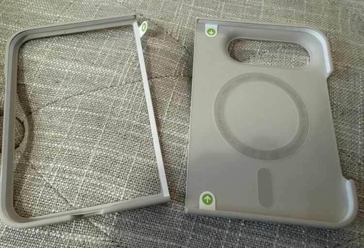 เคส iPhone Duo ของ Apple มีแถบกาวให้ติดกับตัวเครื่อง